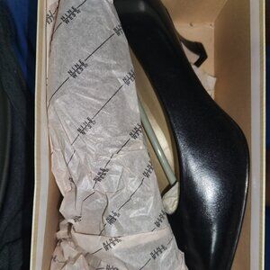 Nine West heels appears new in box